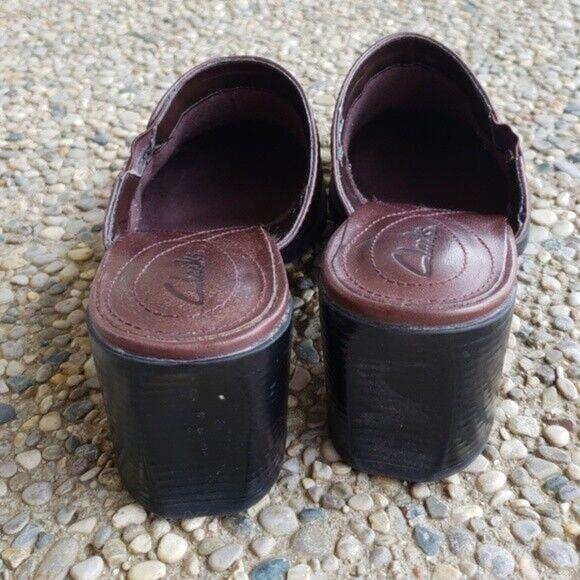 Clarks Heels Women's Brown Leather Slip On Heels - Size 6.5 - Picture 5 of 8
